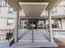 80 GRANDRAVINE Drive Unit# 706 North York