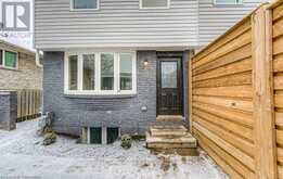 152 OVERLEA Drive Kitchener