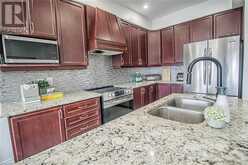 370 STONEHENGE Drive Unit# 9 Ancaster