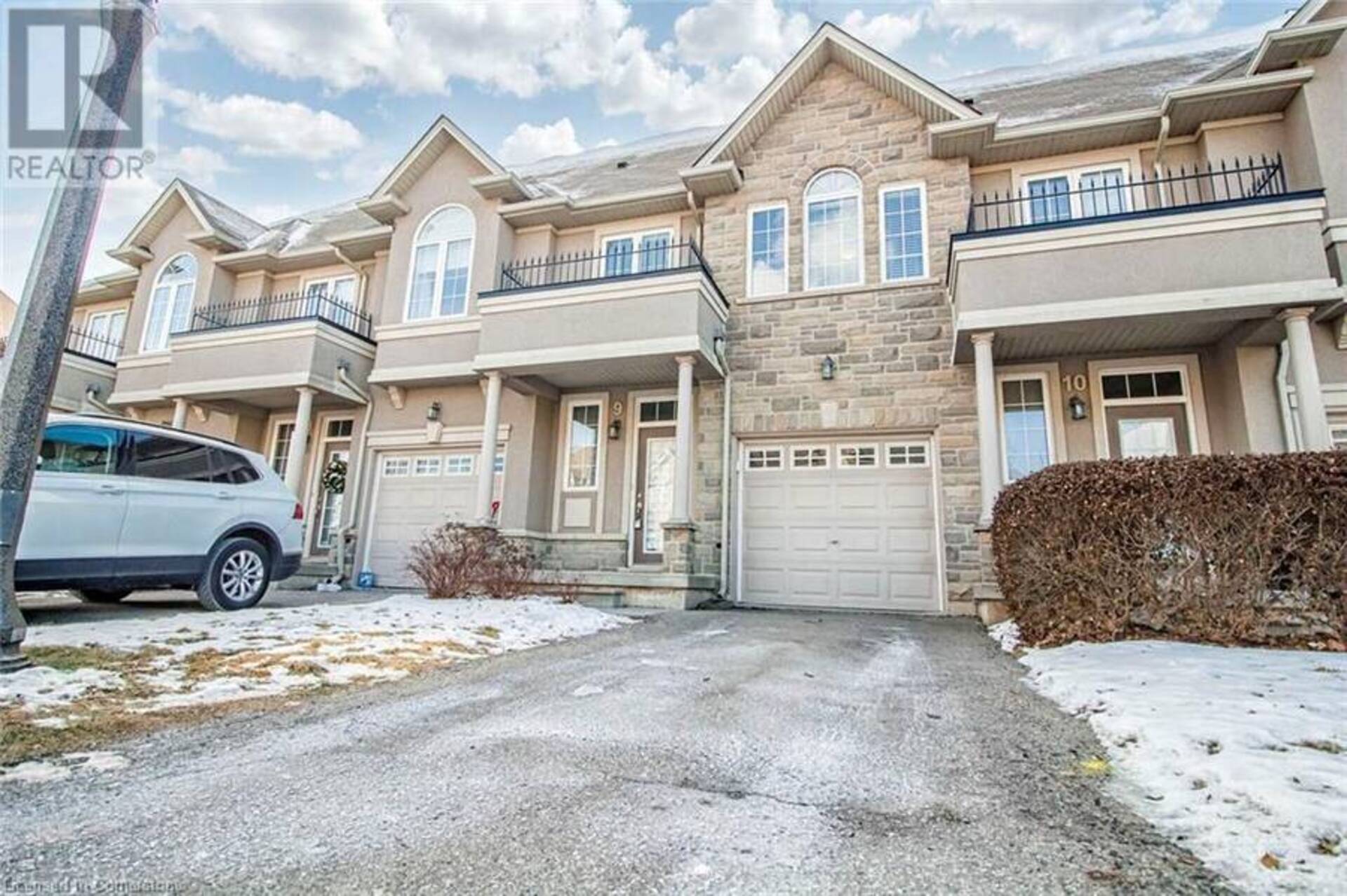 370 STONEHENGE Drive Unit# 9 Ancaster