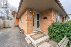 19 INGLESIDE Drive Kitchener