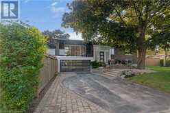 4 COURTSFIELD Crescent Etobicoke