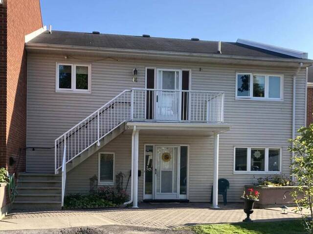 14 - 179 HERCHIMER AVENUE Belleville Ontario