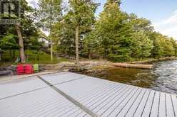 15 OAKRIDGE DRIVE North Kawartha