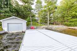 15 OAKRIDGE DRIVE North Kawartha