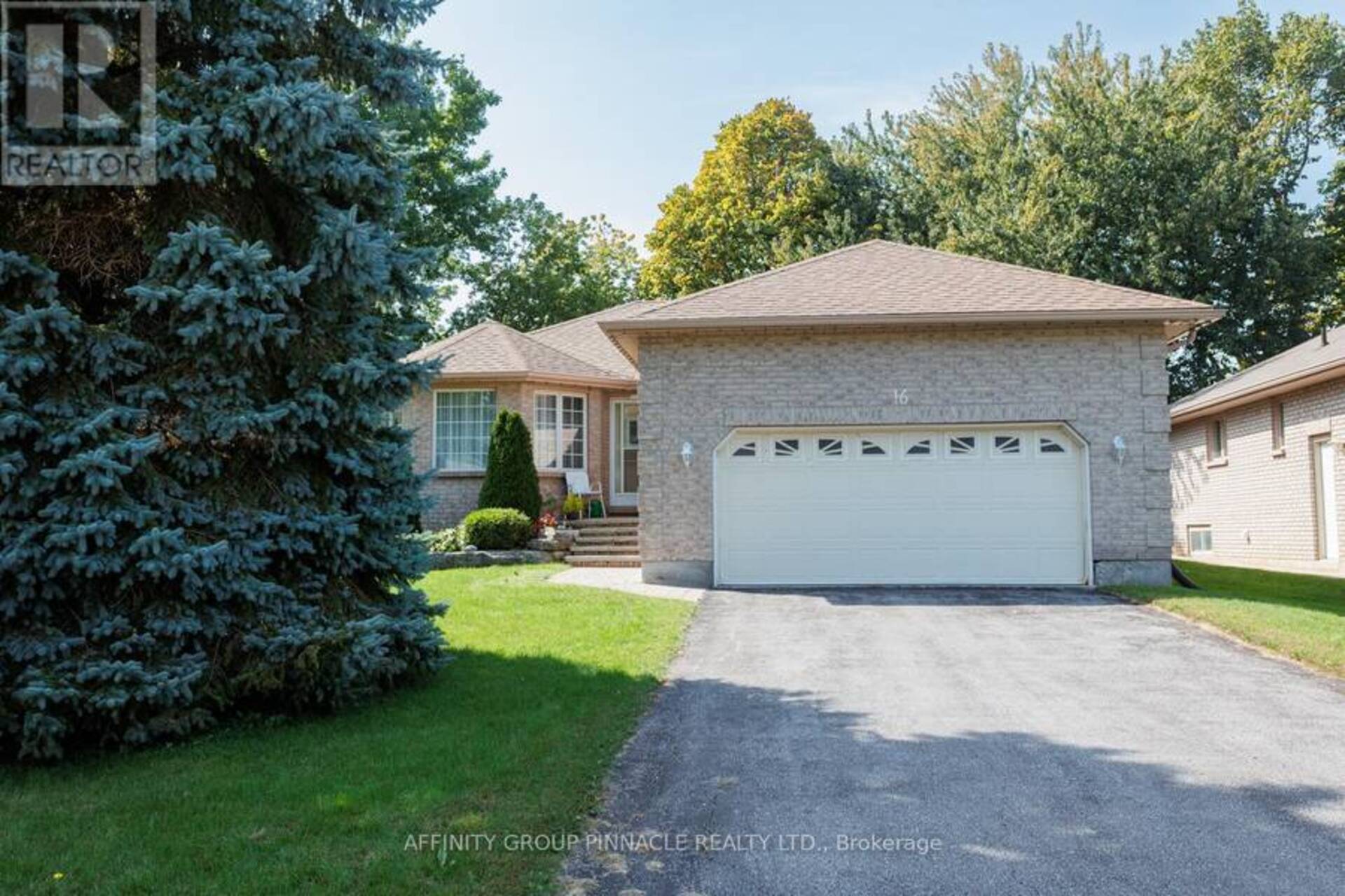 16 HILLVIEW DRIVE Kawartha Lakes