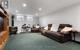 296 INVERNESS DRIVE Oshawa