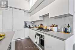 810 - 2720 DUNDAS STREET W Toronto