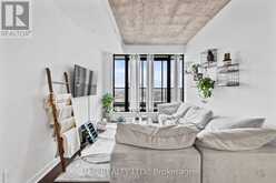 810 - 2720 DUNDAS STREET W Toronto