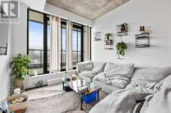 810 - 2720 DUNDAS STREET W Toronto