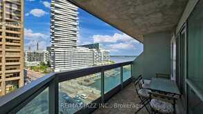 803 - 10 QUEENS QUAY W Toronto