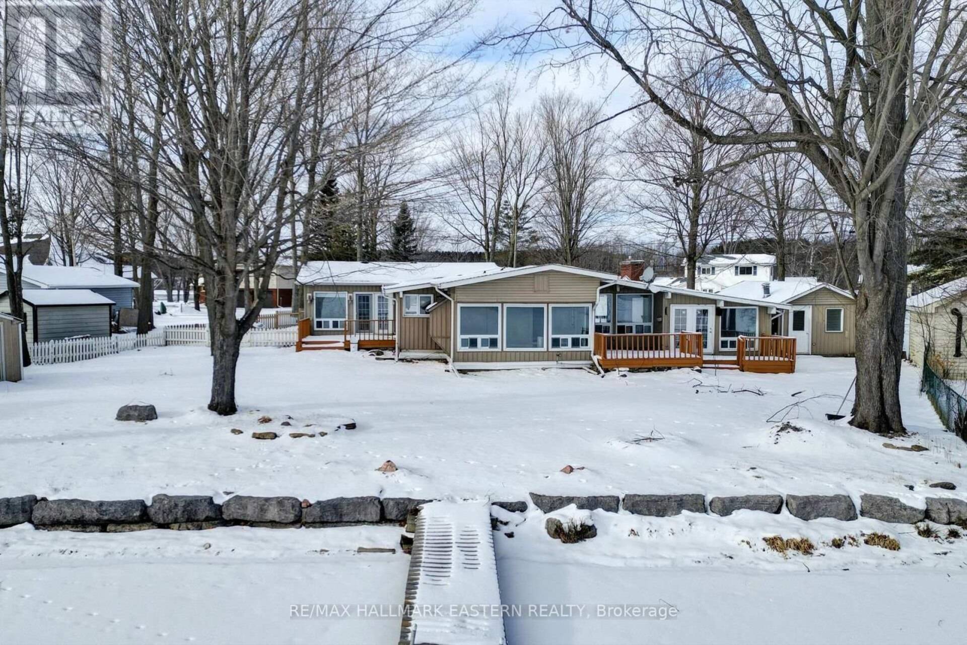 30 EDGEWATER DRIVE Smith-Ennismore-Lakefield