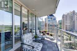 811, 738 1 Avenue SW Calgary