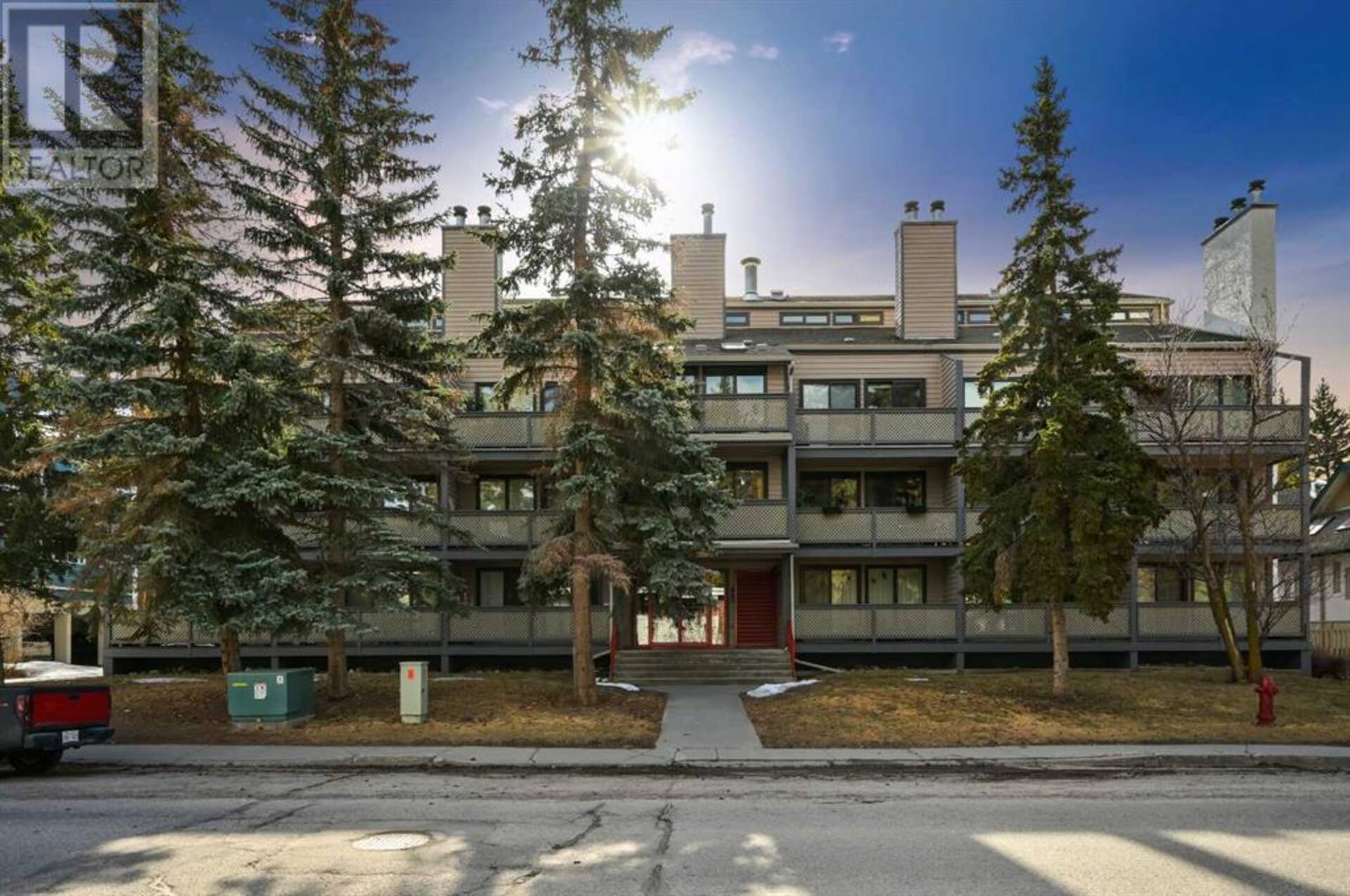 213, 414 Squirrel Street Banff