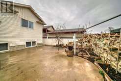 99 Eversyde Circle SW Calgary