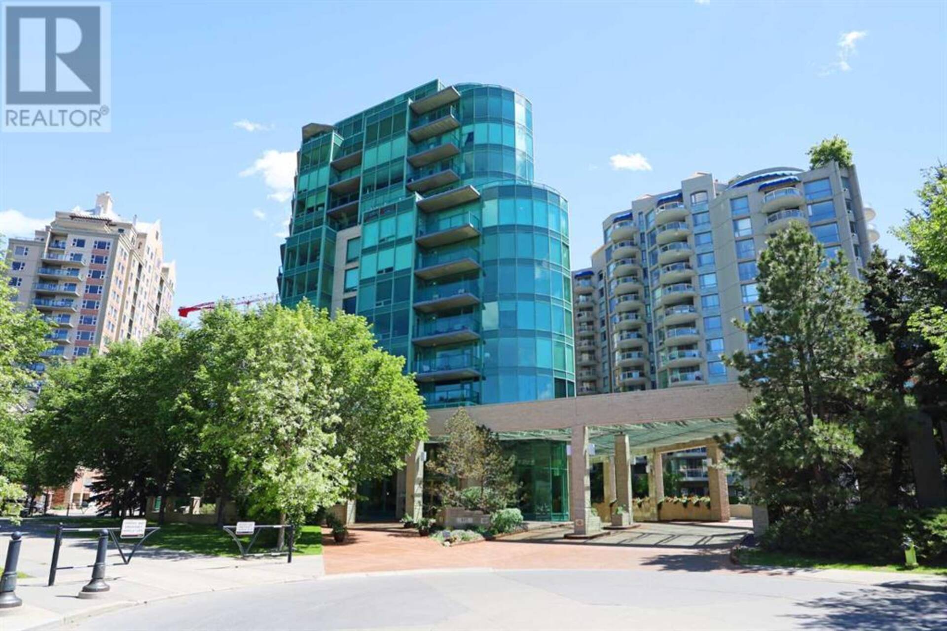 704, 837 2 Avenue SW Calgary