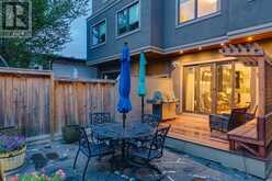 2216B 3 Avenue NW Calgary