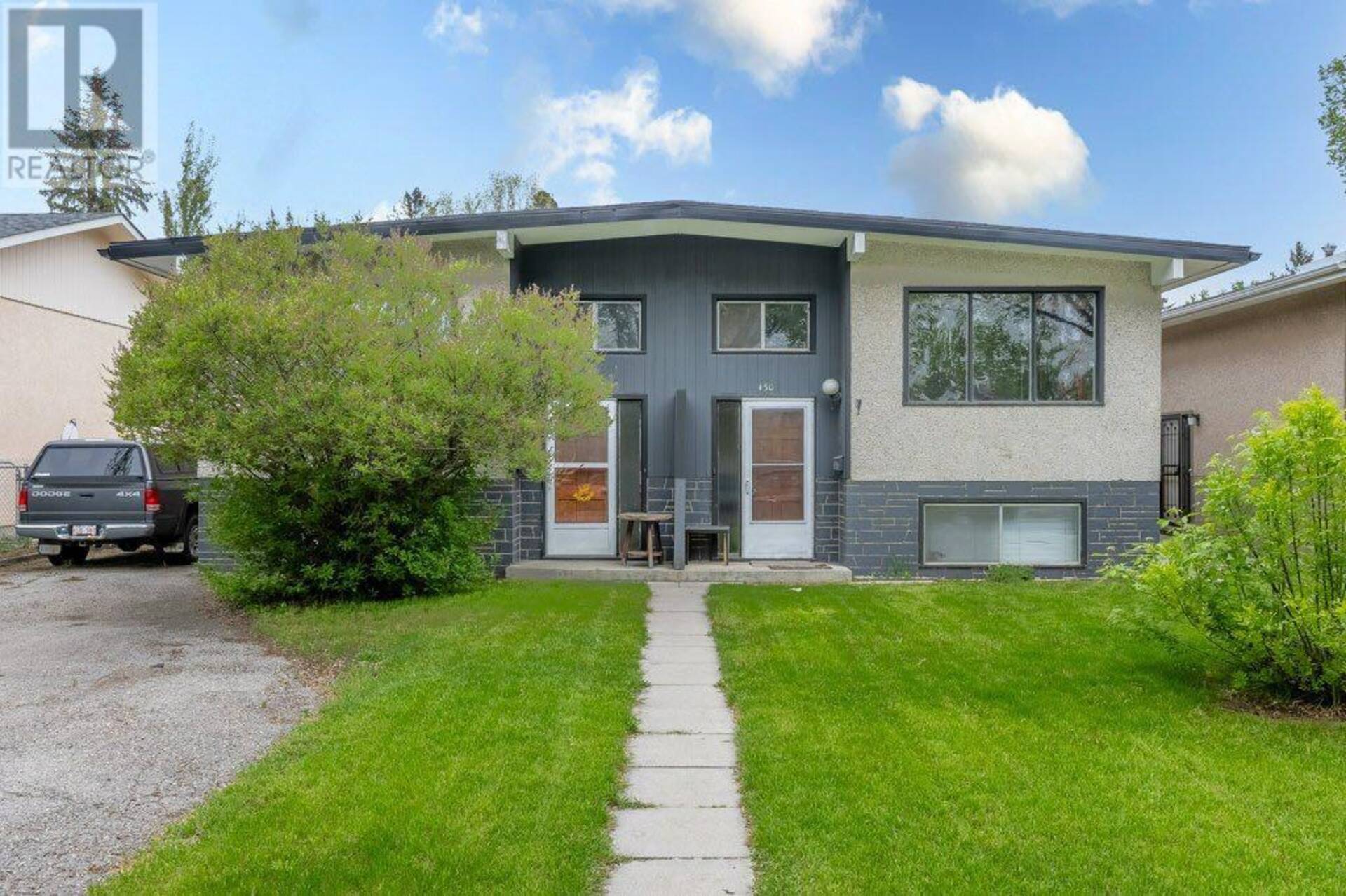 430 / 432 35 Avenue NW Calgary