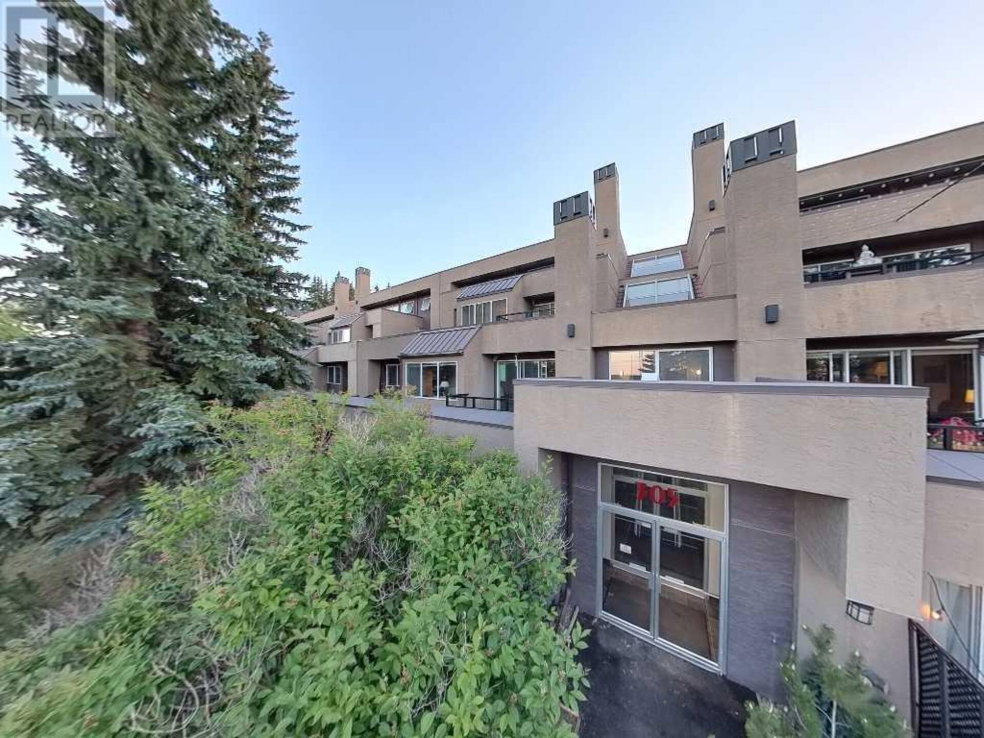 9, 305 Village Mews SW Calgary