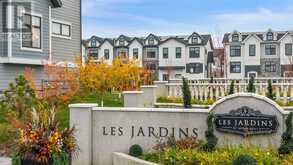 215 Les Jardins Park SE Calgary