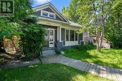 1807 33 Avenue SW Calgary