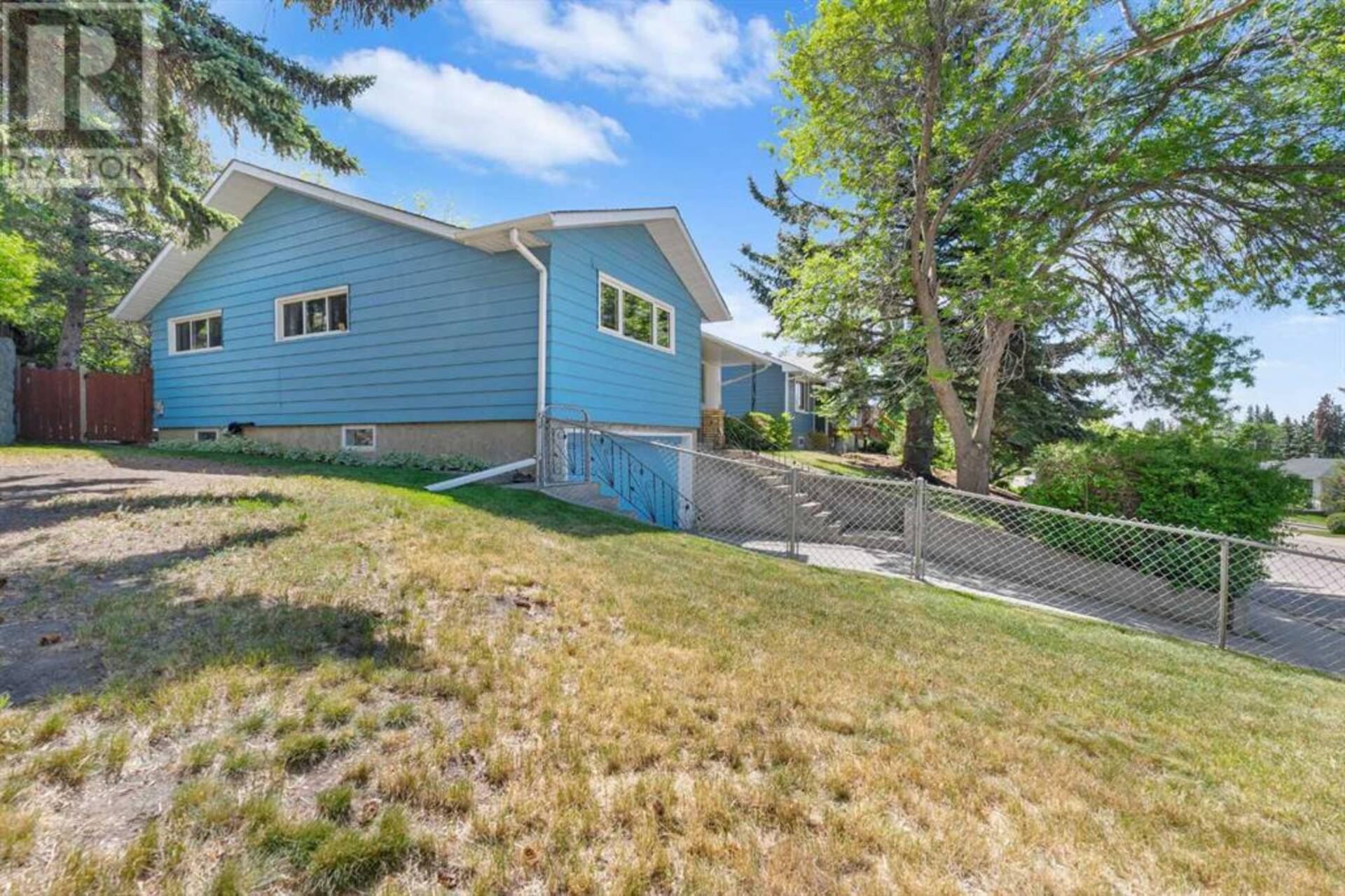 94 Cumberland Drive NW Calgary