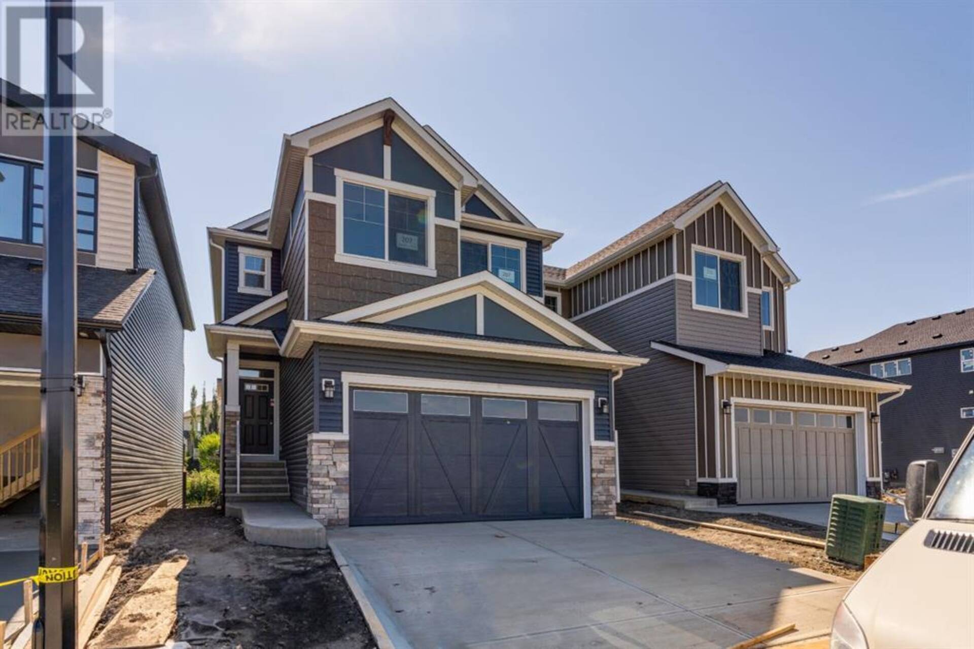 207 Silver Spruce Grove SW Calgary