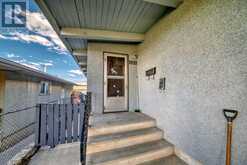 735 67 Avenue SW Calgary