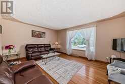 2445 30 Avenue SW Calgary