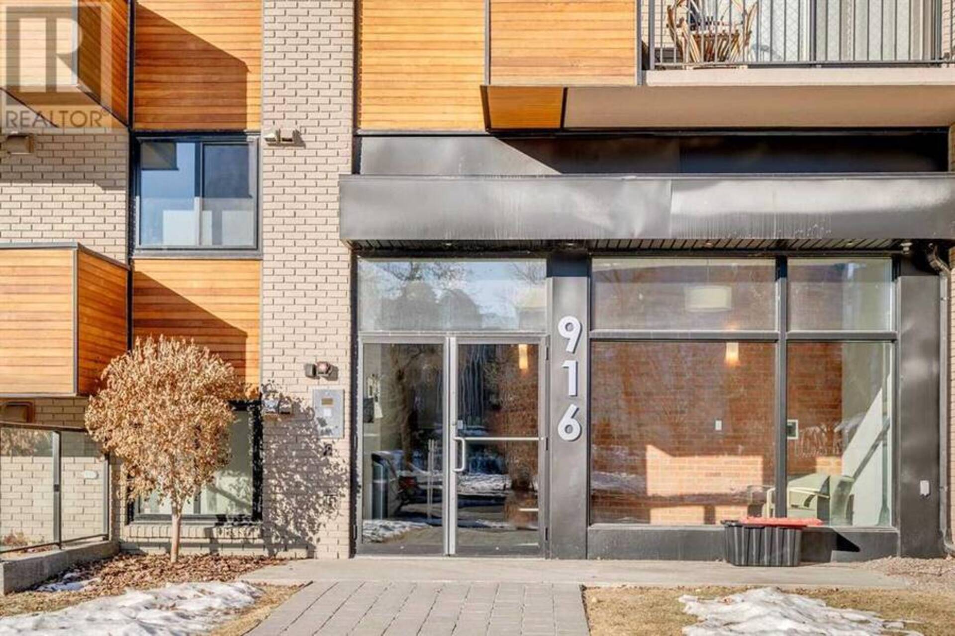 402, 916 Memorial Drive NW Calgary