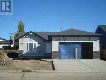 2 Evron Place Trochu