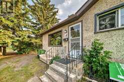 8123 33 Avenue NW Calgary