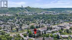 7703 41 Avenue NW Calgary