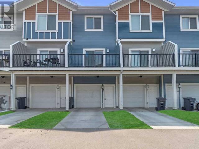 8 Stonehouse Crescent NW High River Alberta