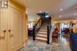 6, 35 Oakmount Court SW Calgary