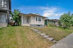 256 Castleridge Drive NE Calgary