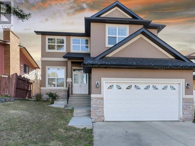 8 Castlebury Way NE Calgary Alberta