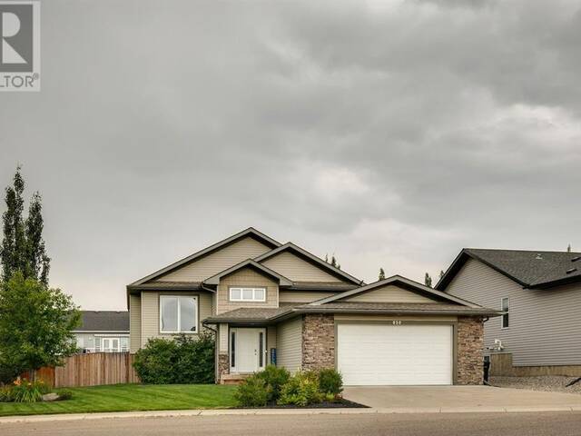 650 West Highland Crescent Carstairs Alberta