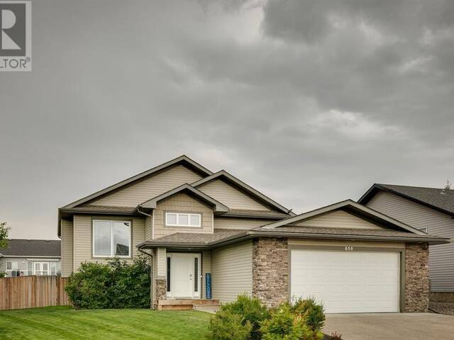 650 West Highland Crescent Carstairs Alberta