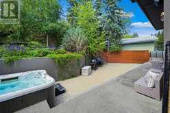 16 Hawthorne Crescent NW Calgary