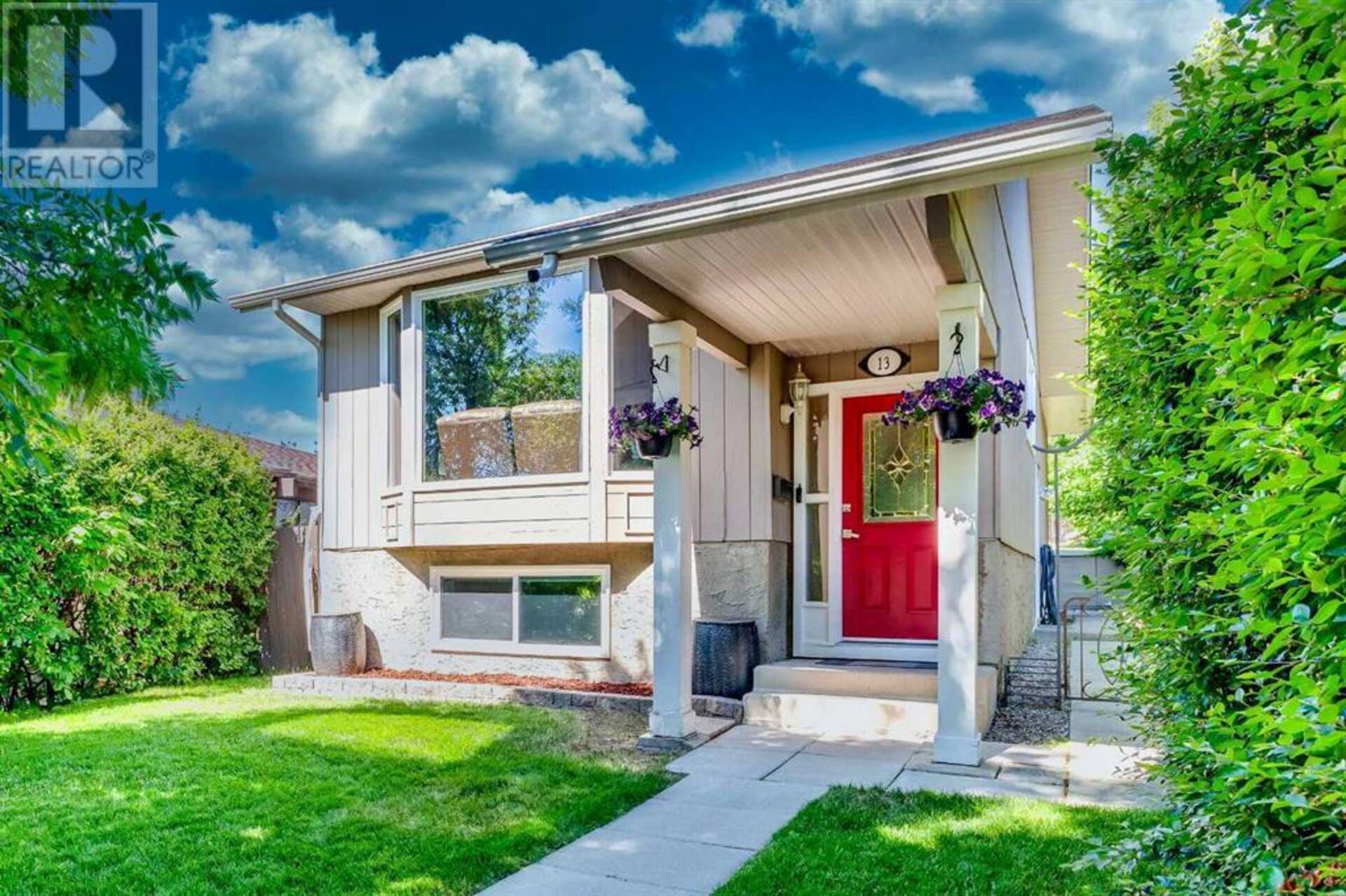 13 Edgeford Road NW Calgary