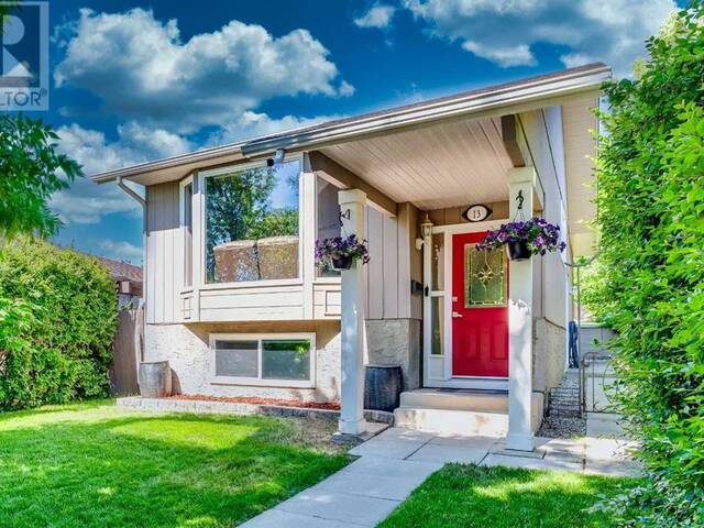 13 Edgeford Road NW Calgary Alberta