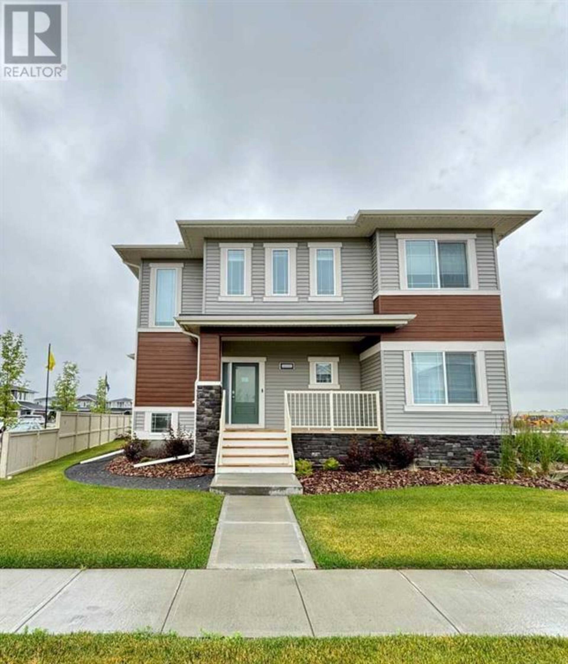 2773 Baywater Landing SW Airdrie