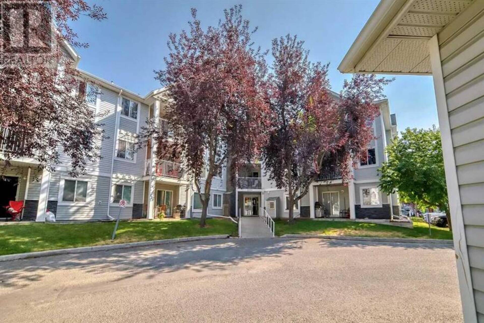 204, 3204 VALLEYVIEW Park SE Calgary