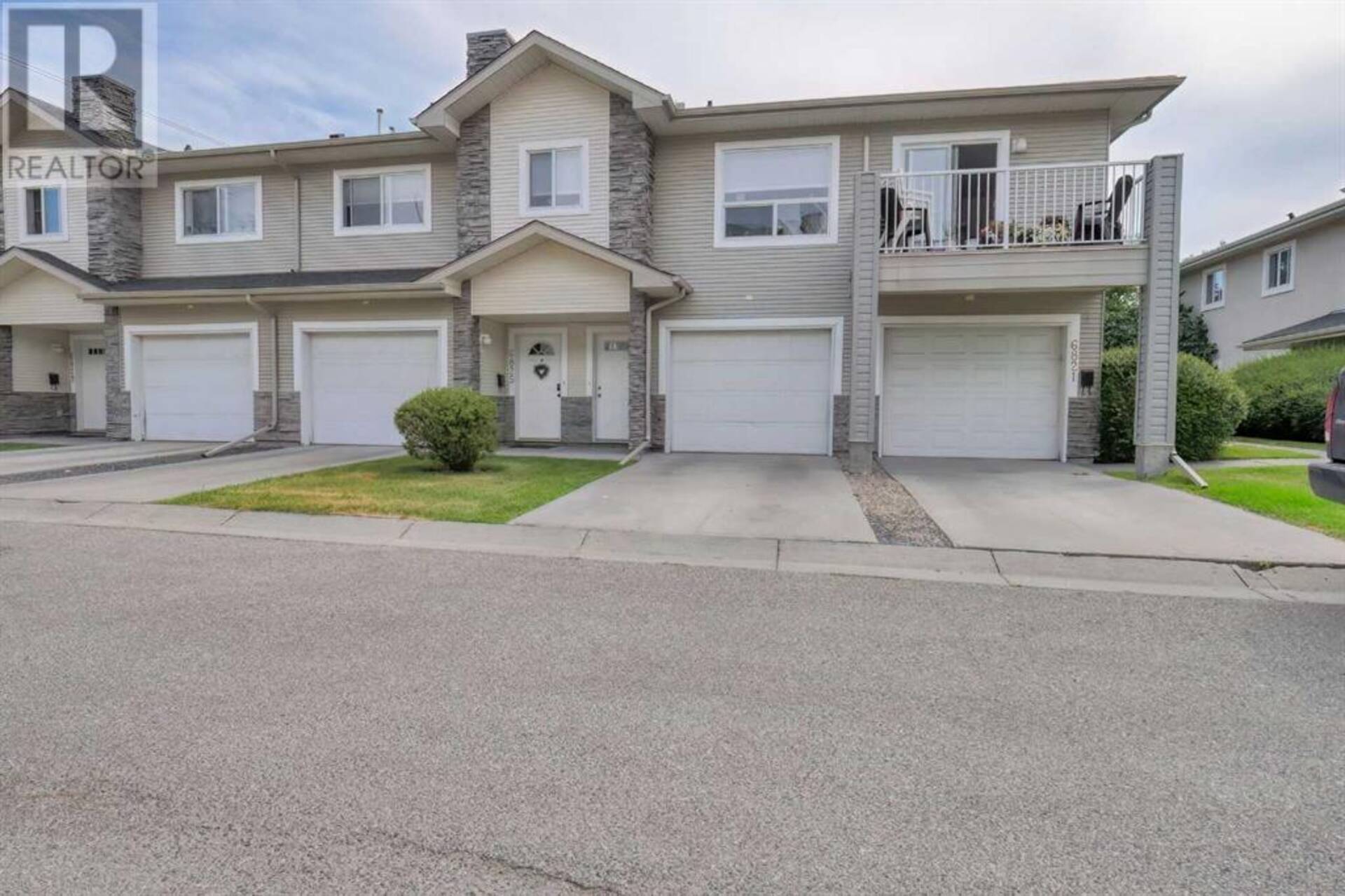 6823 Pinecliff Grove NE Calgary