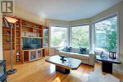 2009 21 Avenue SW Calgary