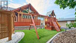 1661 St Andrews Place NW Calgary