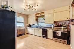 7611 35 Avenue NW Calgary