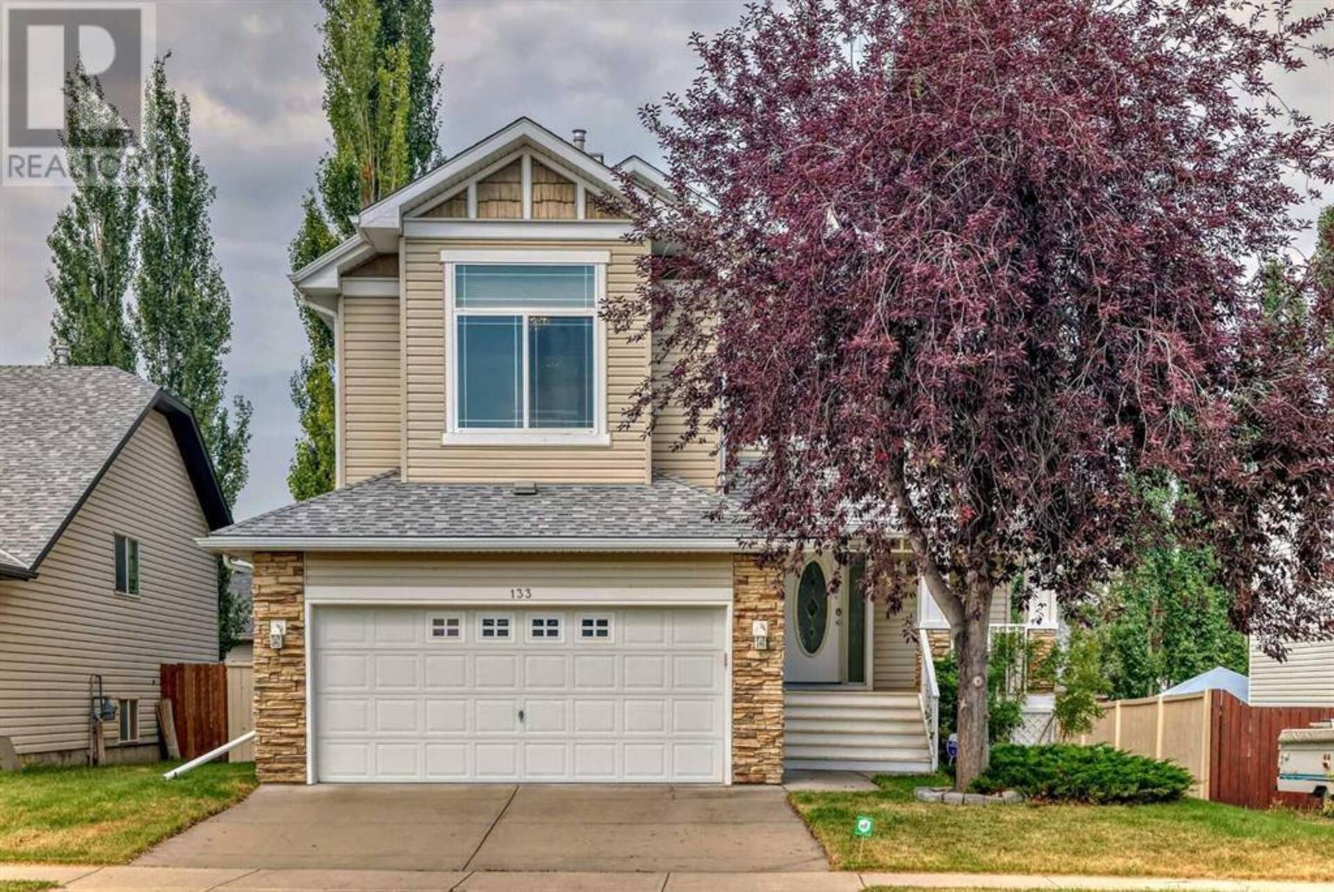 133 WEST LAKEVIEW Drive Chestermere