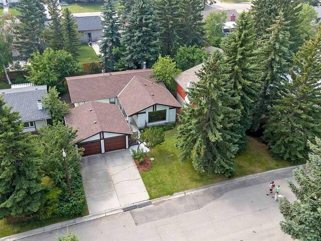 168 Oakcliffe Place SW Calgary Alberta